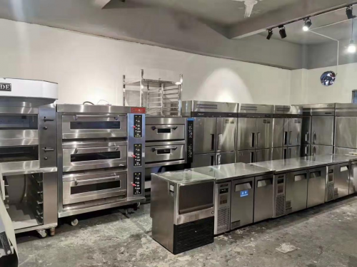 餐饮新手入行指南：记住这三点避免餐饮倒闭实现店铺盈利(图1)
