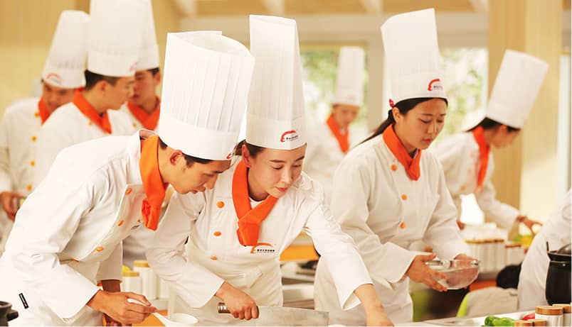 2024年我国生活服务业从业人员约115亿人(图1)