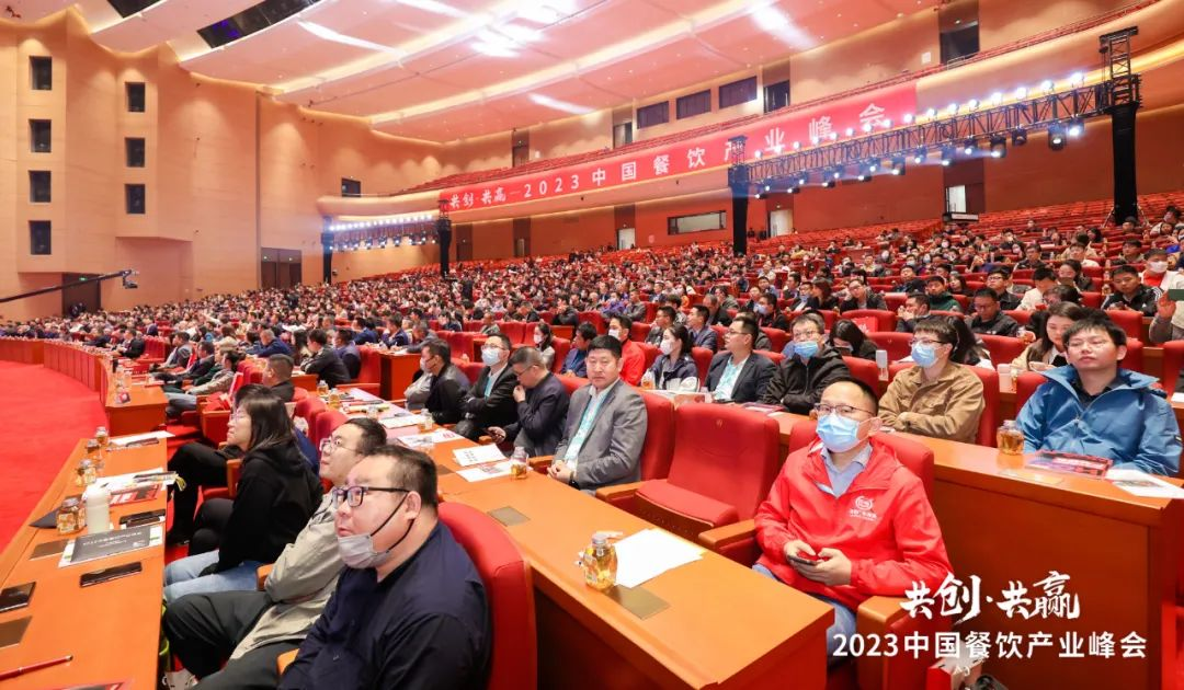 数位大数据销售副总裁杨飞：餐企想破千店万店加盟是必由之路(图1)