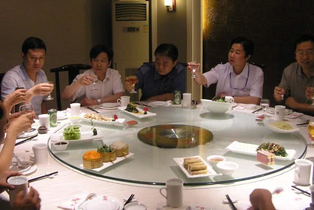 2024年餐饮行业大揭秘智能化厨房引领美食新时代(图2)