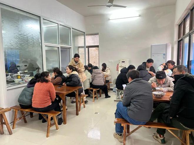 69岁上海“奶茶阿姨”再创业！曾创造初代网红奶茶的她到这里开食堂啦！(图8)