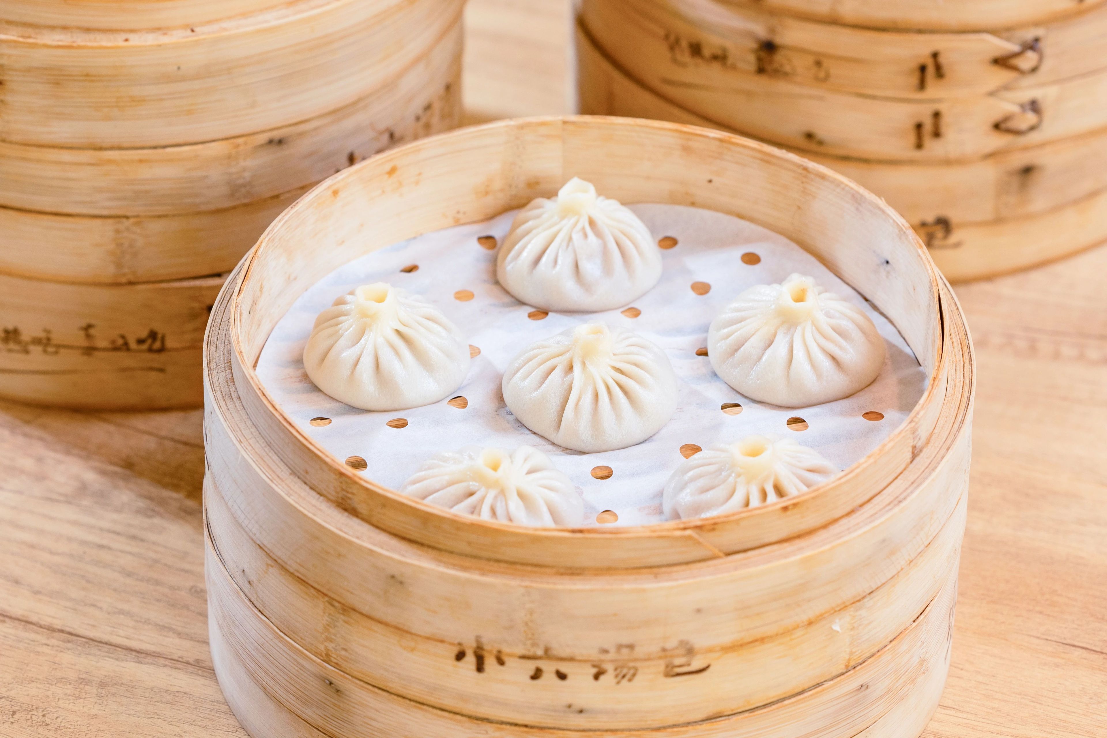 小六饮食30年新叙事：左手供应链右手商街