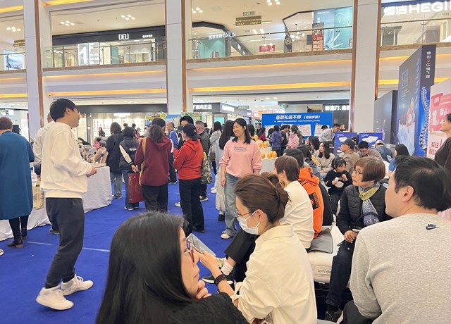 实探上海家居卖场：付款处排起长队智能品类卖爆了(图1)