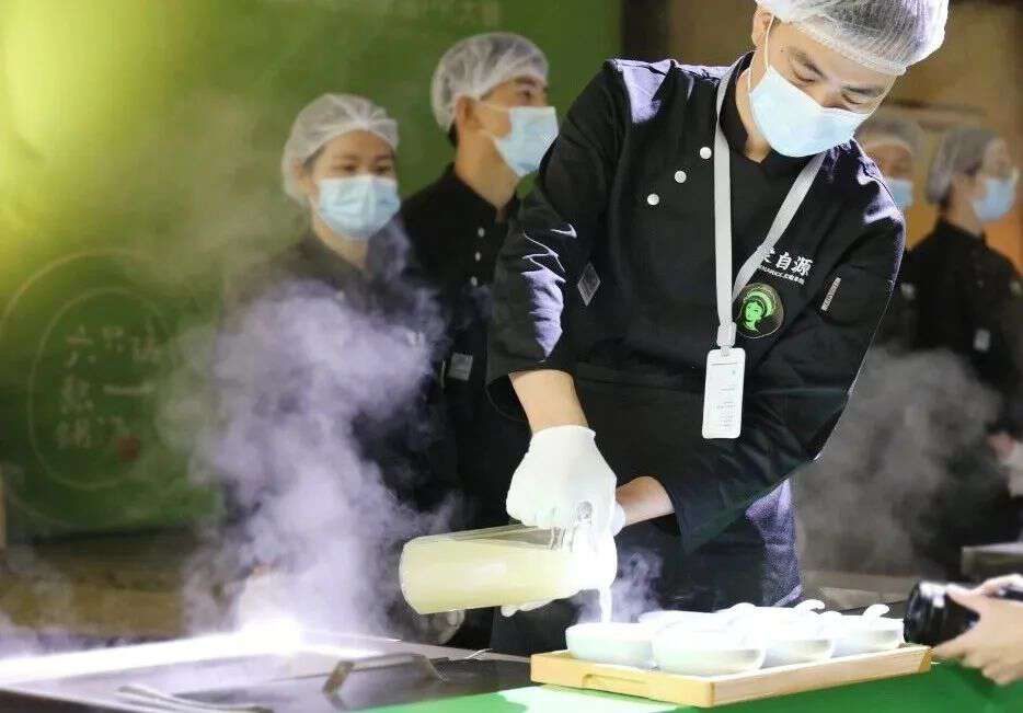 蒙自源荣登“2023中国餐饮加盟品牌TOP100”榜单(图2)