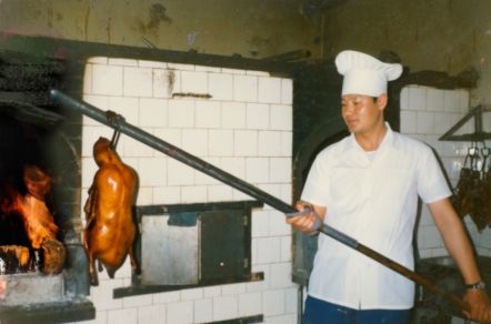 精致餐饮转型突围“大董们”走进抖音直播间