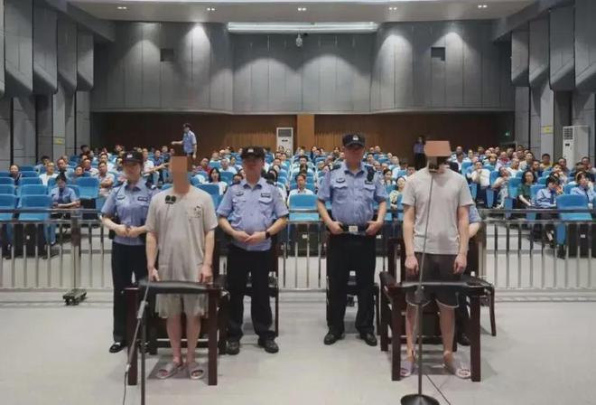 中学领导偷吃350万学生餐校园贪腐怎么成了“月经新闻”？(图1)
