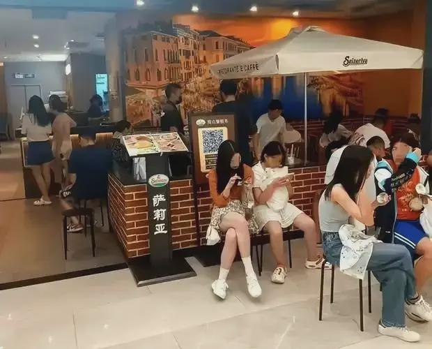 萨莉亚成了最“赚钱”的餐饮店？(图4)