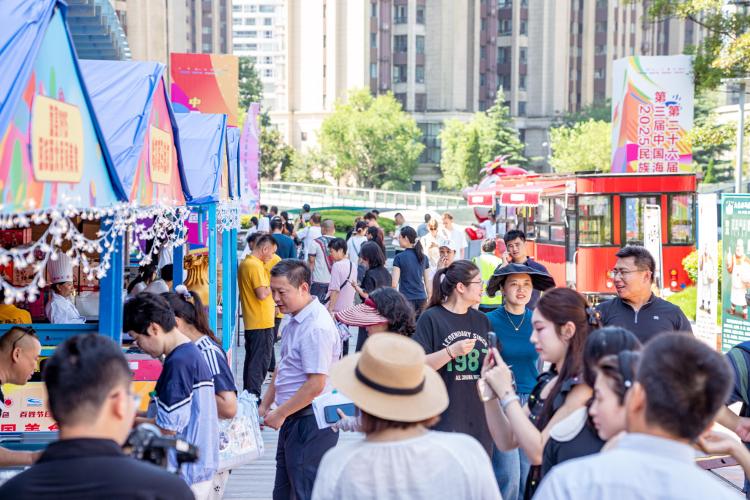 半岛观察丨寻“鲜”西海岸三节联动美食之旅启航向海上(图1)