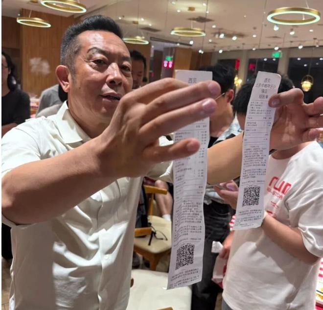 预制菜争议背后的餐饮业信任危机：从罗永浩怒怼西贝事件看消费知情权之争