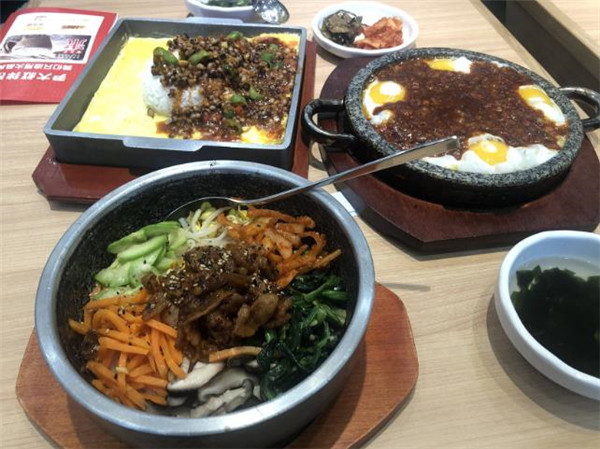 马卡：皇马恢复训练备战新赛季阿隆索征召青训小将填补空缺(图1)