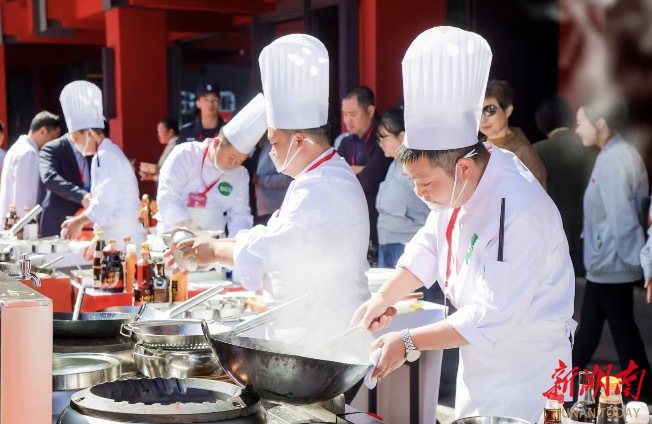 侃财邦｜在围追堵截中做减法