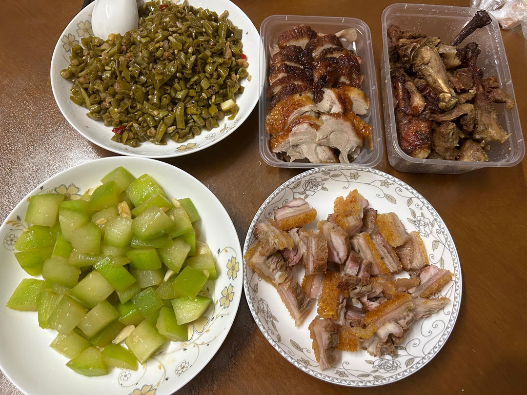 餐饮行业专题报告：餐饮外卖业务蜜糖还是砒霜？(图1)