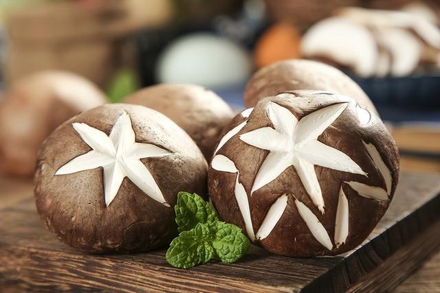 香菇再次被关注！医生发现：肝病患者吃香菇时或有这3点好处(图4)