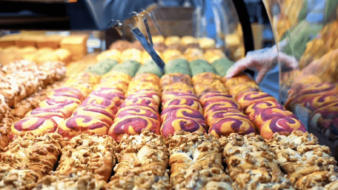 大家排队买的面包店一年倒了8万家(图7)