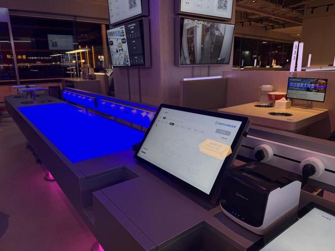 火锅店里也能“逛市集”海底捞大排档火锅登陆上海滩(图4)