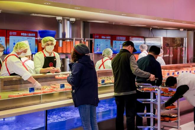 火锅店里也能“逛市集”海底捞大排档火锅登陆上海滩(图6)