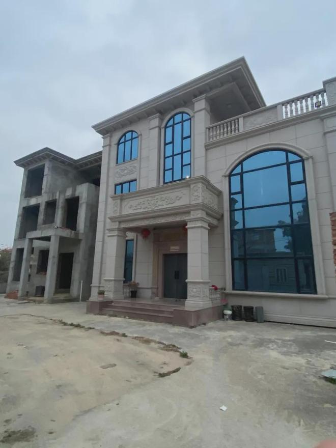 天网恢恢！表面是热心公益的华人会长其实是绑架杀人无恶不作(图2)