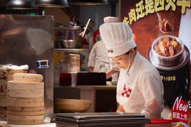 西贝“预制菜”风波100天贾国龙反思：若再选一次决不硬刚