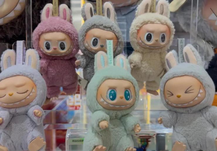 突发！美国白宫宣布对特定半导体等加征25%关税；大厂80亿资产遭侵吞？宝能董事长姚振华实名举报；梁文锋旗下幻方量化去年收益率566%(图11)