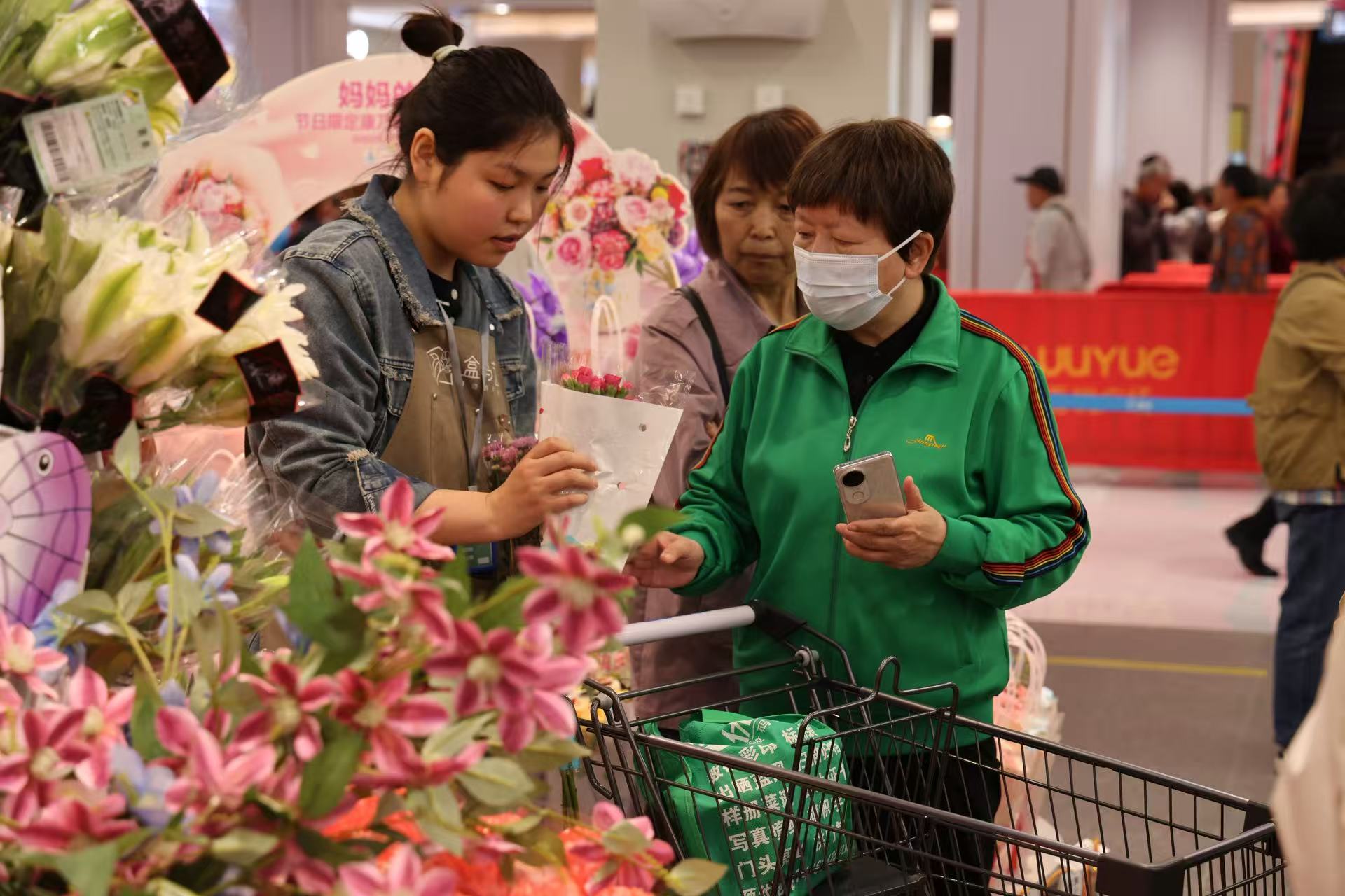 供需错配下的新蓝海：新兴城市消费上涌与一线品牌“双向奔赴”(图1)