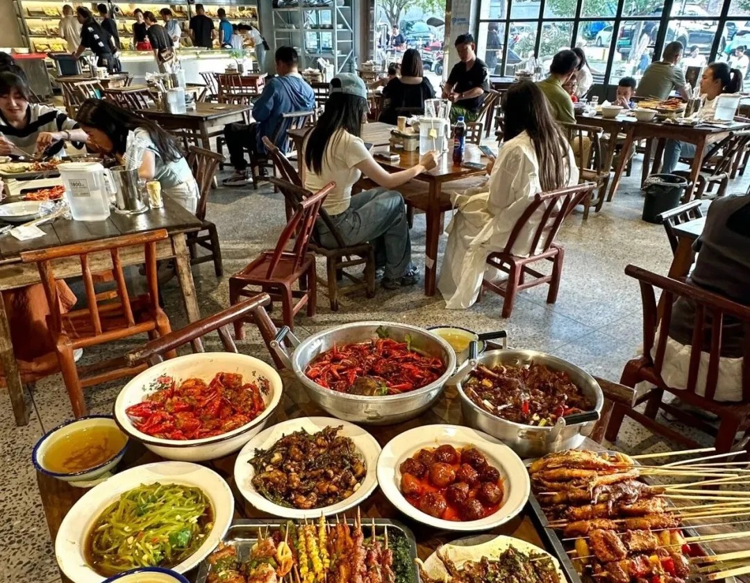 “烧烤学院”“龙虾学院”各地涌现小众职业(图3)