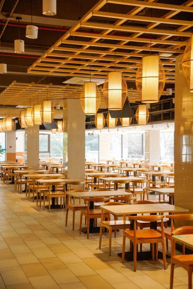 把市场的交给市场外卖竞争不会停也不能停