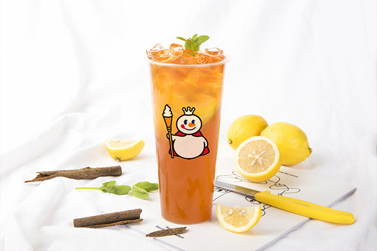 星巴克推出“高蛋白拿铁PRO”；鸣鸣很忙上市后首份成绩单出炉(图1)